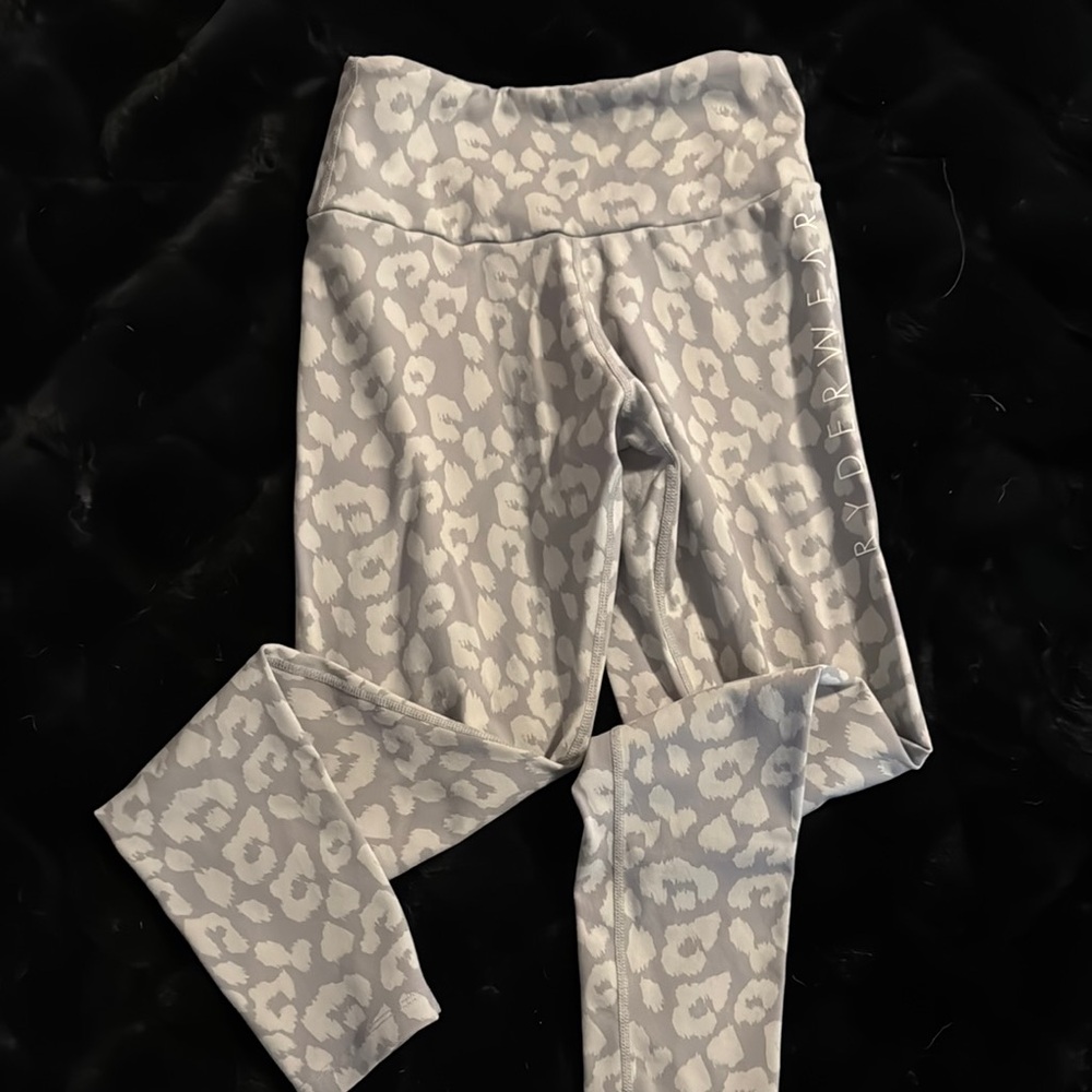 Ryderwear Gray Leopard Print Leggings